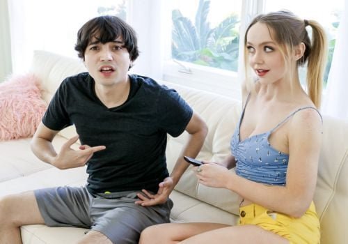 Chị dâm nướng lồn dụ dỗ đứa em trai mới lớn