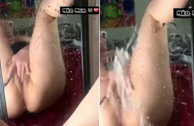 Bướm tan chảy nước khắp nhà