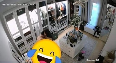 Khi chồng đi vắng, vợ kéo bồ vào nhà để 